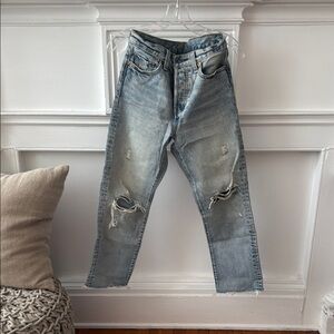 Distressed Levi’s-s 26